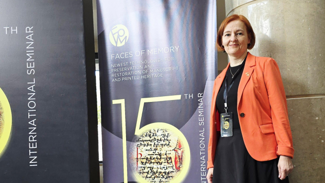 Krāsaina bilde, LNA eksperte I.Šteingolde uzstājas 15.starptautiskajā restauratoru konferencē Erevānā