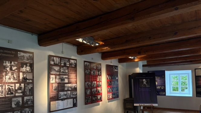 Krāsaina bilde, Muzejā "Jāņaskola”  izstāde “Pētera Pētersona sapņi un laiks” Muzejā "Jāņaskola”  izstāde “Pētera Pētersona sapņi un laiks”