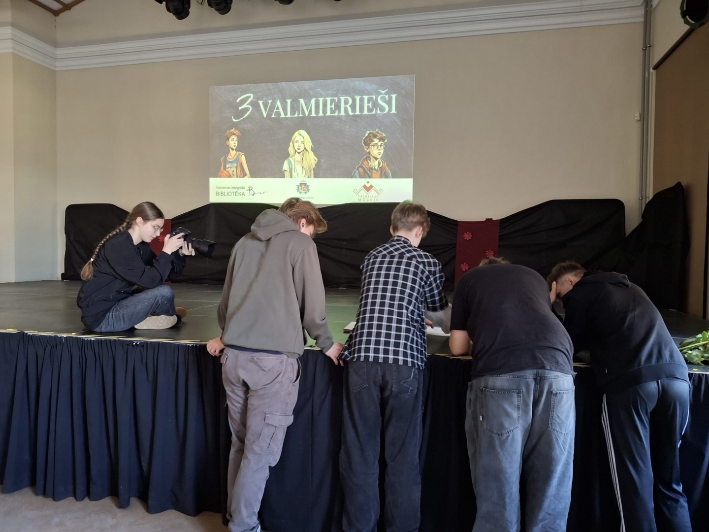Krāsaina bilde, mācību nodarbība "Trīs valmierieši"
