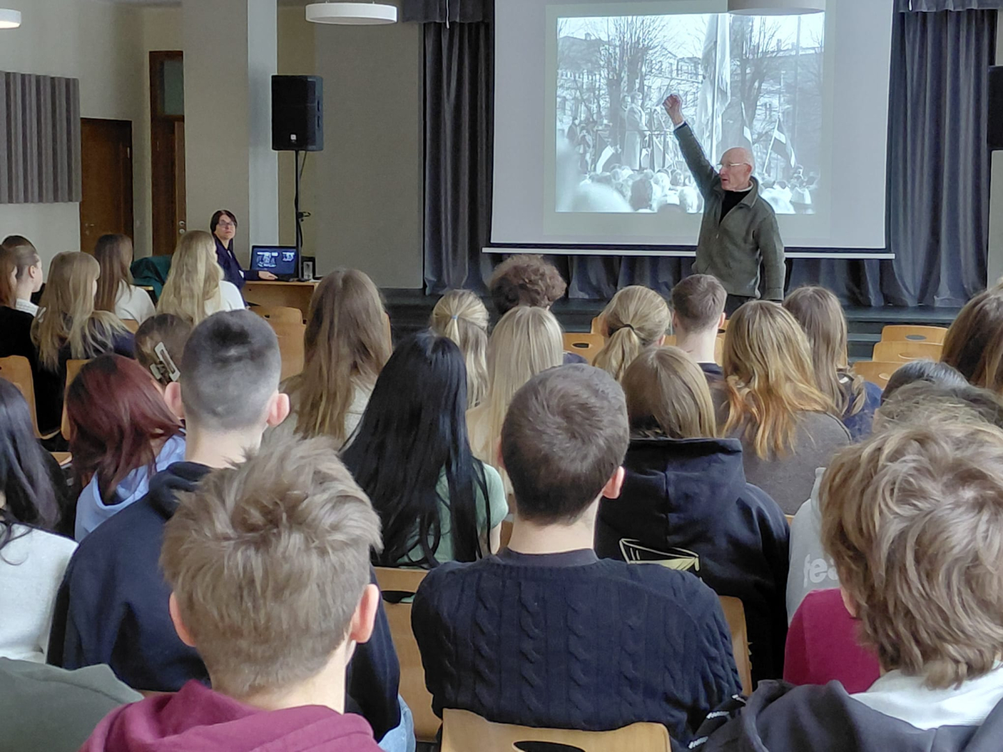 Krāsaina bilde, LNA izglītojoši pasākumi “1991. gada barikādes atceroties” Jēkabpils Valsts ģimnāzijā un Rīgas Šteinhauera vidusskolā