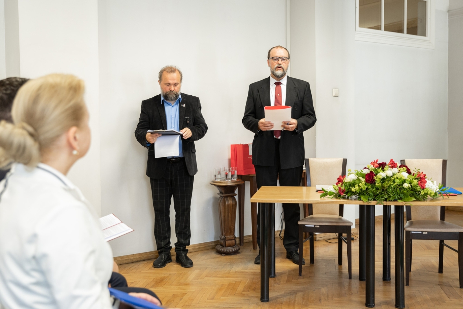 Krāsaina bilde, Ukrainas izcelsmes vēsturisko dokumentu nodošanas svinīgā ceremonija 