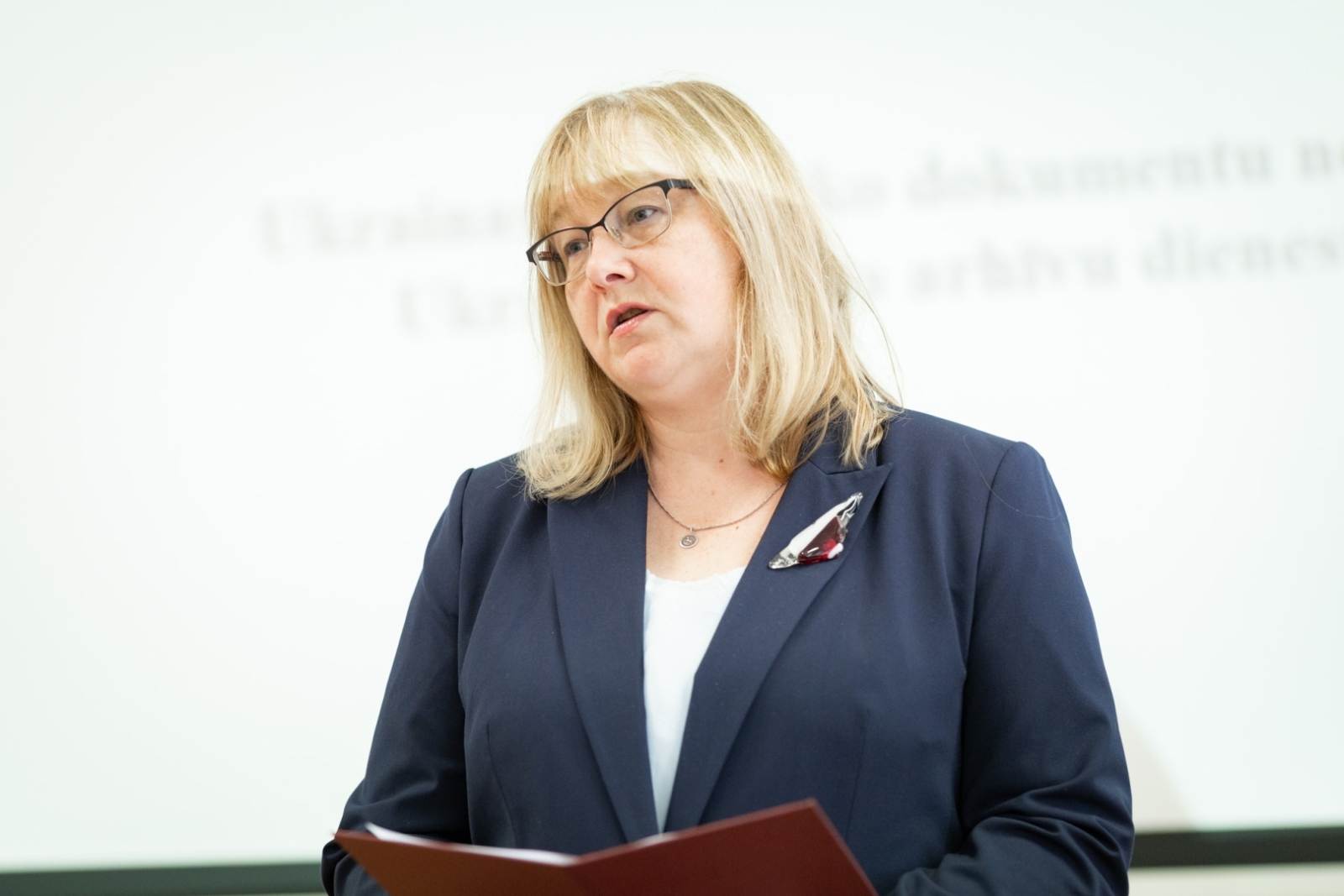 Krāsaina bilde, Ukrainas izcelsmes vēsturisko dokumentu nodošanas svinīgā ceremonija 