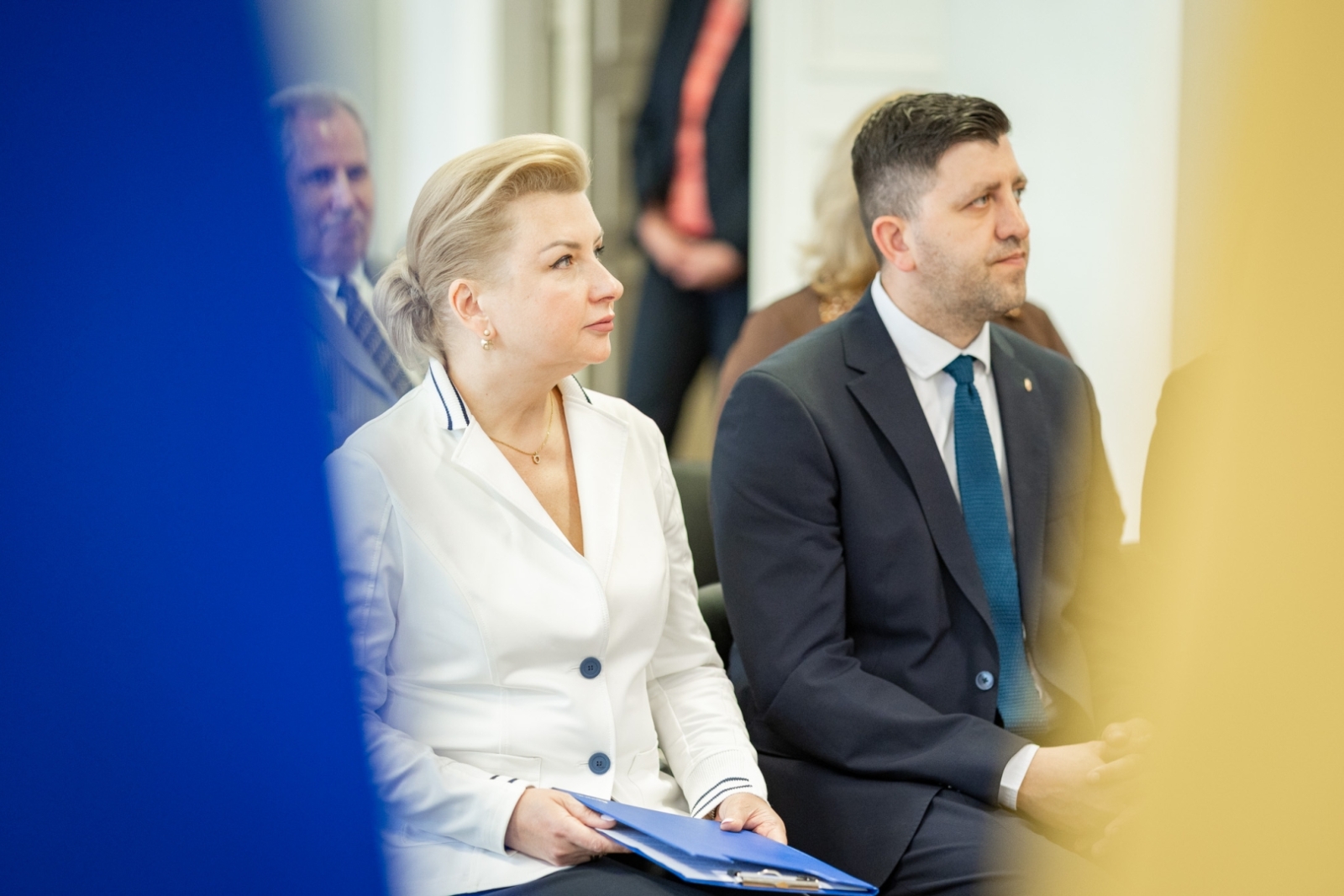 Krāsaina bilde, Ukrainas izcelsmes vēsturisko dokumentu nodošanas svinīgā ceremonija 