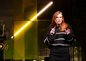 Krāsaina bilde, Mairitas Lukianskas LNA dokumentu digitalizācijas pieredzes prezentācija valsts pārvaldes inovāciju konferencē Celmlauzis 2024, fotostāsts, Valsts kancelejas foto
