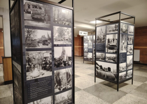 Krāsaina bilde, LNA izstāde “Ar barikāžu gaišumu sirdīs” Daugavpils Universitātē