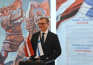 Krāsaina bilde, LNA izstādes "Somu jēgeri Latvijā" atklāšanas pasākums Valmieras Integrētajā bibliotēkā