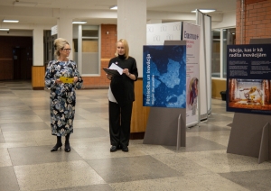Krāsaina bilde, izstādes "Somu jēgeri Latvijā" atklāšanas pasākums Daugavpils universitātē. Foto: Anžela Spiridonova, Chayka.lv