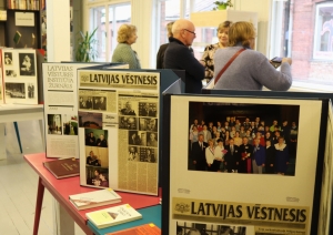 Krāsaina bilde, izstādes “Cilvēks un viņa bibliotēka. Ieskats akadēmiķa Sigizmunda Timšāna arhīvā” atklāšanas pasākums Jēkabpils bibliotēkā