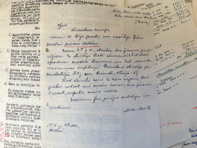 Krāsaina bilde,Alīdes Mezītes vēstule, kas adresēta skolas direktoram 