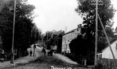 Jelgavas iela Tukumā, melnbalta fotogrāfija no 20.gs.20-30.gadiem
