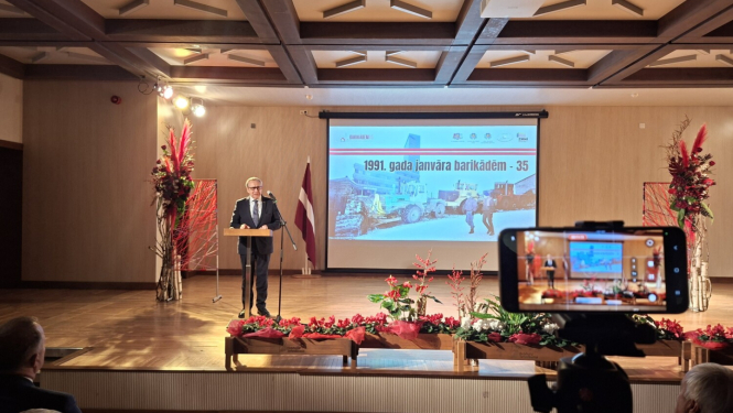 Krāsaina bilde, LNA 1991. gada janvāru barikāžu atceres pasākums LR Zemkopības ministrijā