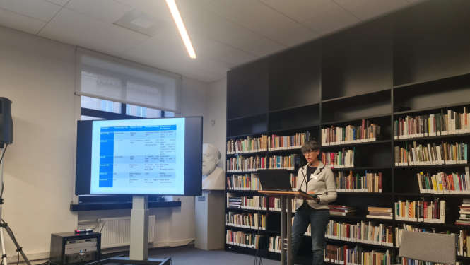 Krāsaina bilde, Latvijas Nacionālā arhīva Dokumentu publikāciju un popularizēšanas nodaļas vadošās pētnieces Inetas Lipšas uzstāšanās Viļņā starptautiskajā konferencē “Impēriskās pieredzes par vardarbību ģimenē: noziegumi un kriminoloģija 19.-20. gadsimtā”