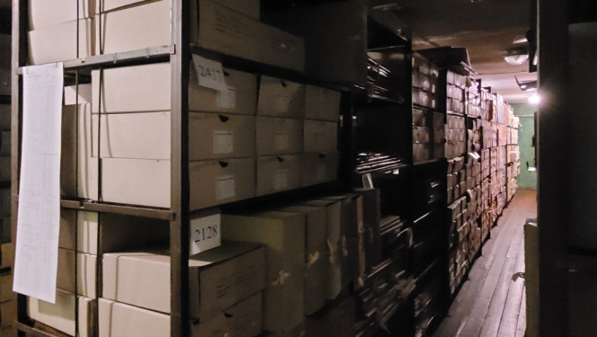 Krāsaina bilde, LNA krātuve Bezdelīgu ielā 2