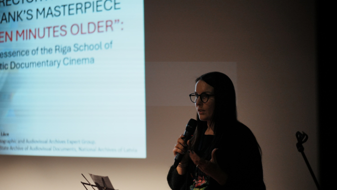 Krāsaina bilde, LNA Latvijas Valsts kinofotofonodokumentu arhīva pārstāve Natālija Lāce Parīzē piedalās CCAAA sanāksmē un UNESCO pasākumā