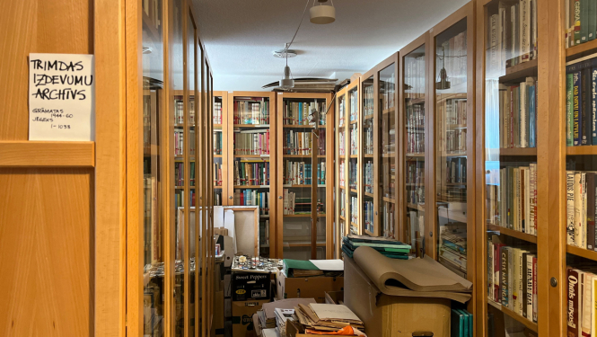 Krāsaina bilde, trimdas arhīvs Latviešu centrā Minsterē