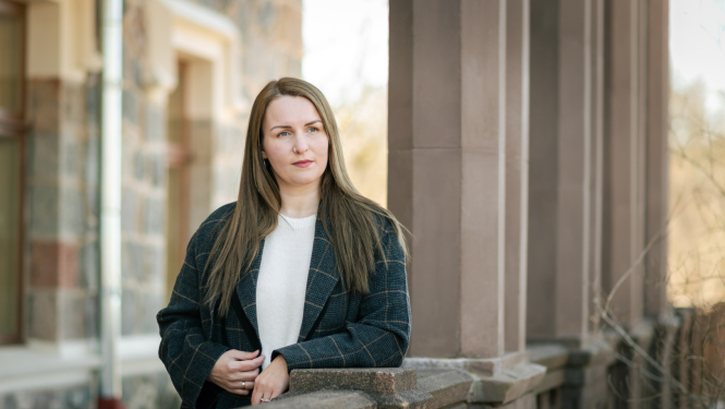 Kāsaina bilde, Latvijas Nacionālā arhīva Latvijas Valsts kinofotofonodokumentu arhīva Dokumentu izmantošanas nodaļas eksperte dokumentu aprakstīšanā Natālija Lāce, portrets.