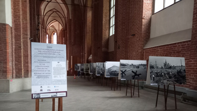 Izstāde_Konstitucionālajam likumam 30