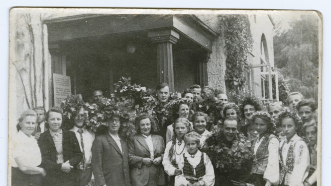 Nacionālo identitāti veidojošas tradīcijas