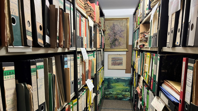 Krāsaina bilde, latviešu diasporas dokumentu arhīvs Latviešu centrā Minsterē