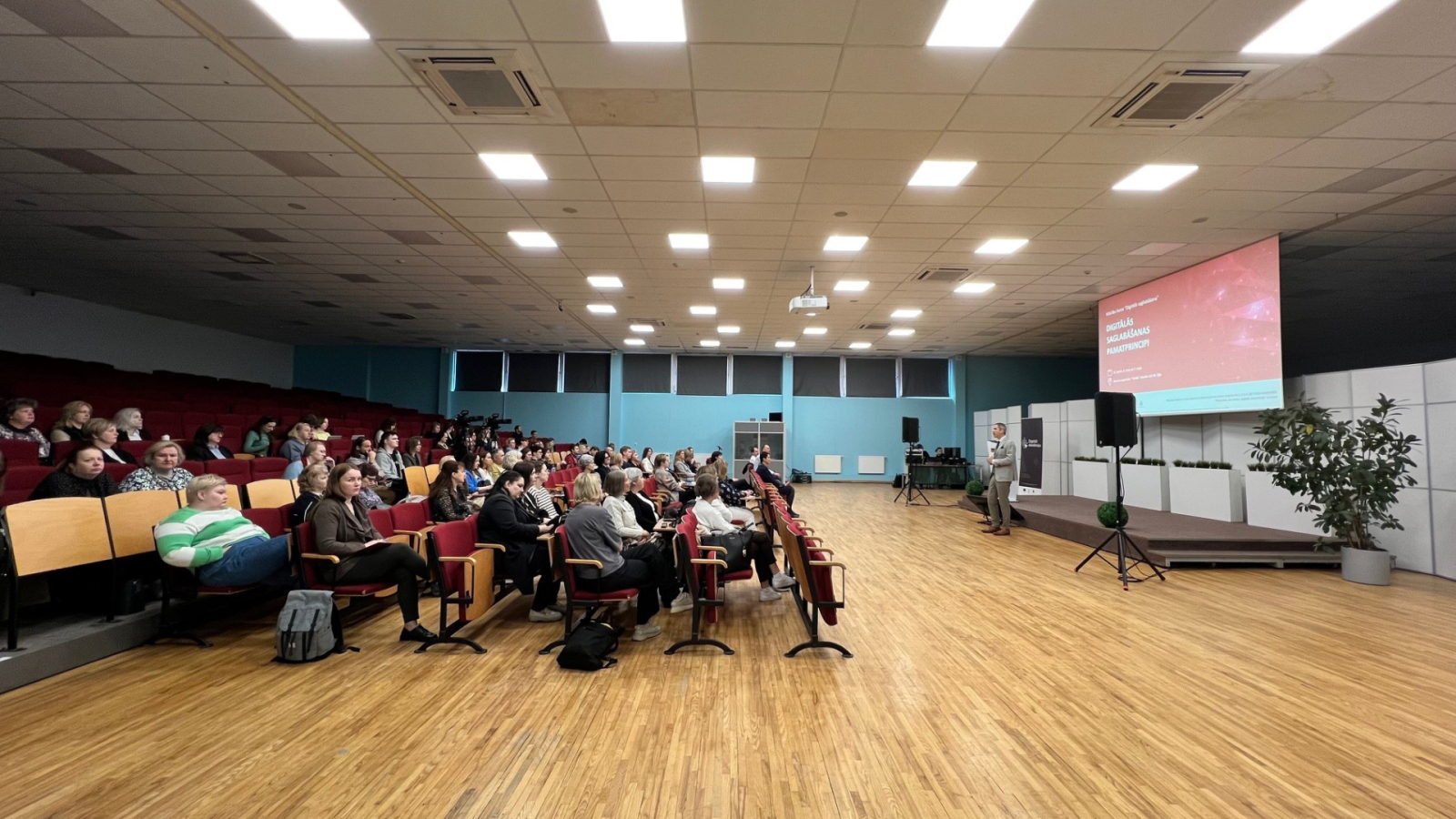Krāsaina bilde, LNA orgenizētie 3 dienu kursi par elektronisko dokumentu saglabāšanu un pieejamību ilgtermiņā