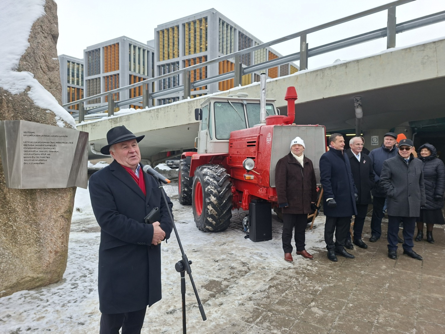 Krāsaina bilde, LNA 1991. gada janvāru barikāžu atceres pasākums LR Zemkopības ministrijā