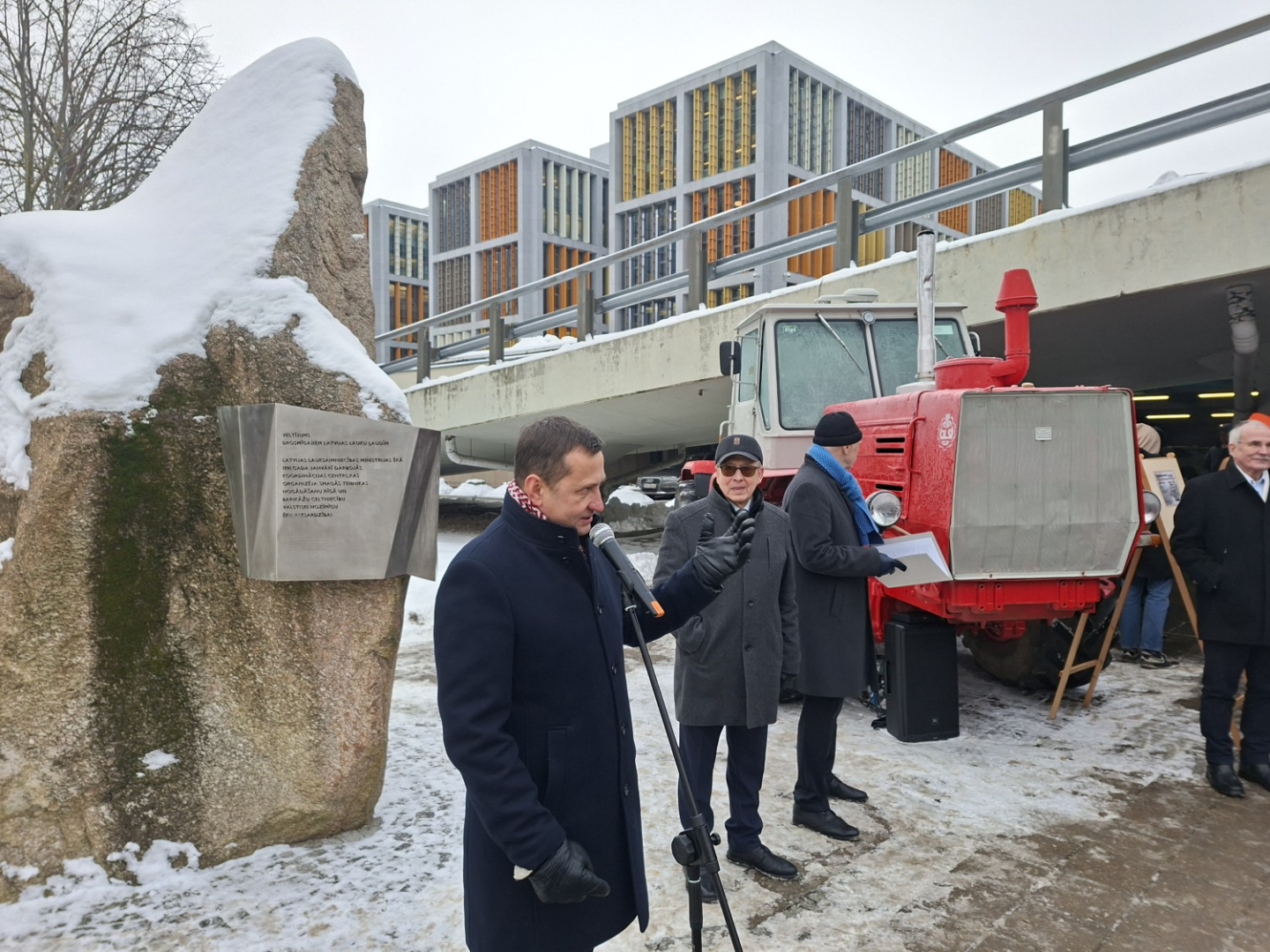 Krāsaina bilde, LNA 1991. gada janvāru barikāžu atceres pasākums LR Zemkopības ministrijā