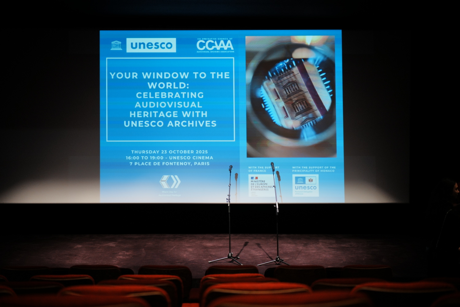 Krāsaina bilde, LNA Latvijas Valsts kinofotofonodokumentu arhīva pārstāve Natālija Lāce Parīzē piedalās CCAAA sanāksmē un UNESCO pasākumā