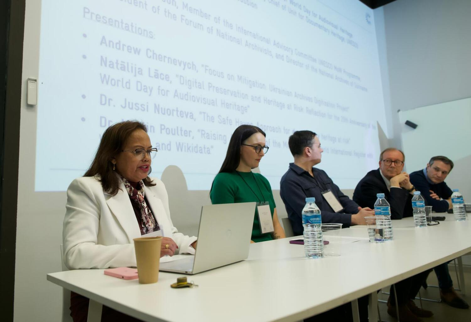 Krāsaina bilde, LNA Latvijas Valsts kinofotofonodokumentu arhīva eksperte Natālija Lāce piedalās Starptautiskās arhīvu padomes kongresā Barselonā