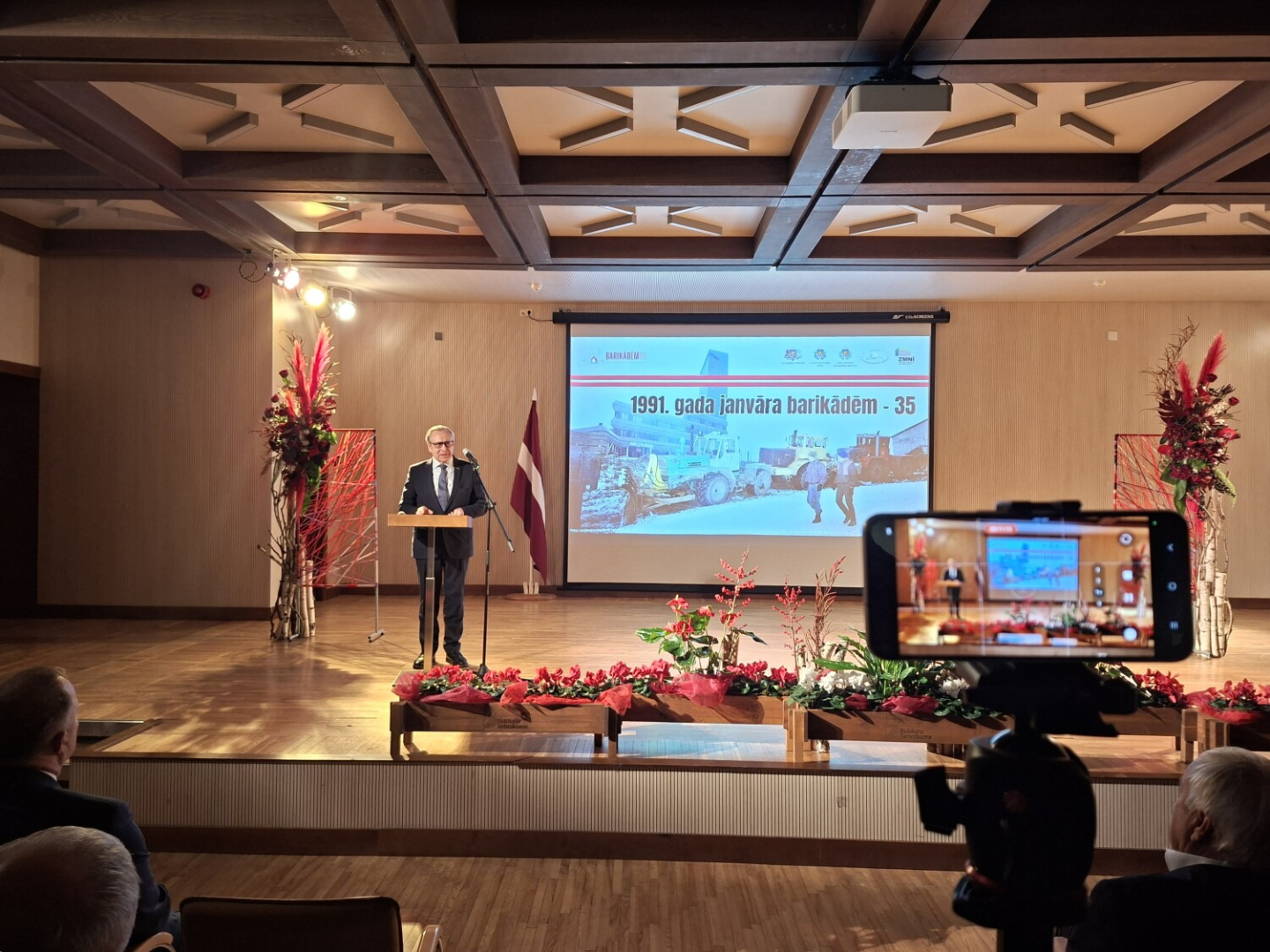 Krāsaina bilde, LNA 1991. gada janvāru barikāžu atceres pasākums LR Zemkopības ministrijā