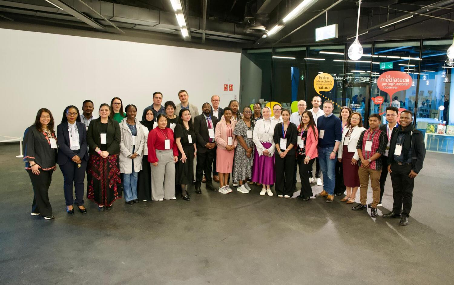 Krāsaina bilde, LNA Latvijas Valsts kinofotofonodokumentu arhīva eksperte Natālija Lāce piedalās Starptautiskās arhīvu padomes kongresā Barselonā