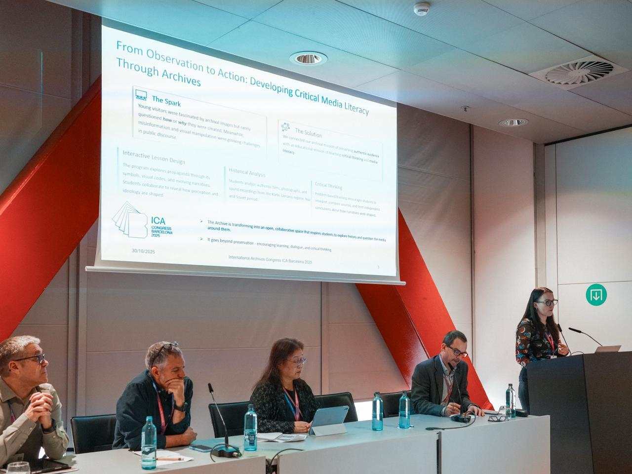 Krāsaina bilde, LNA Latvijas Valsts kinofotofonodokumentu arhīva eksperte Natālija Lāce piedalās Starptautiskās arhīvu padomes kongresā Barselonā