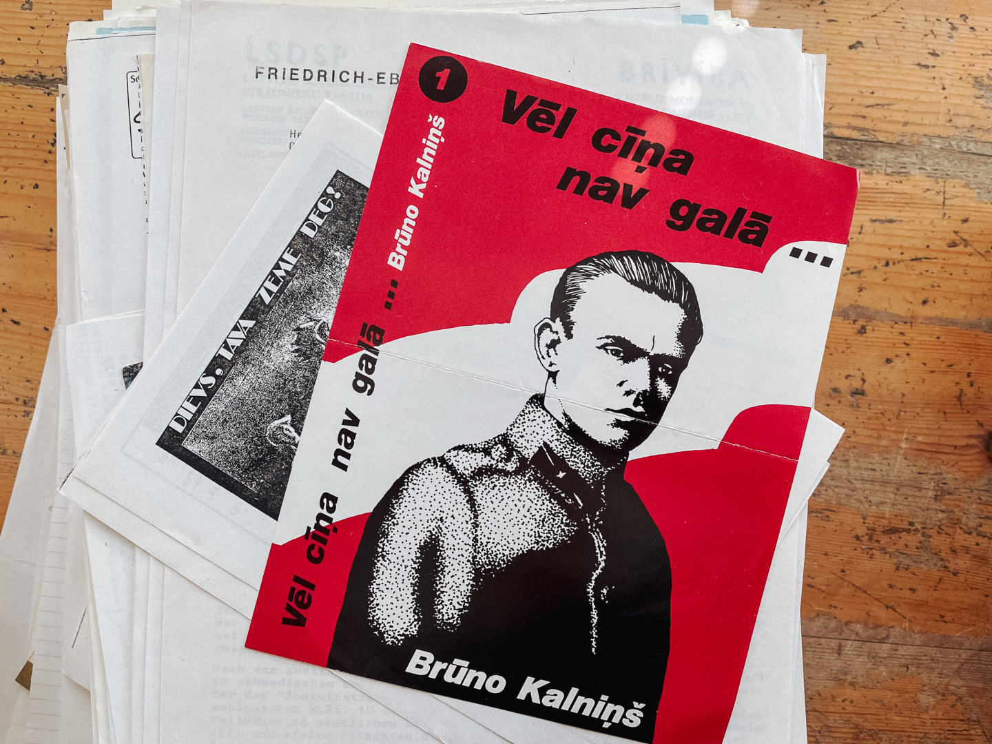 Krāsaina bilde, Bruno Kalniņa dokumenti