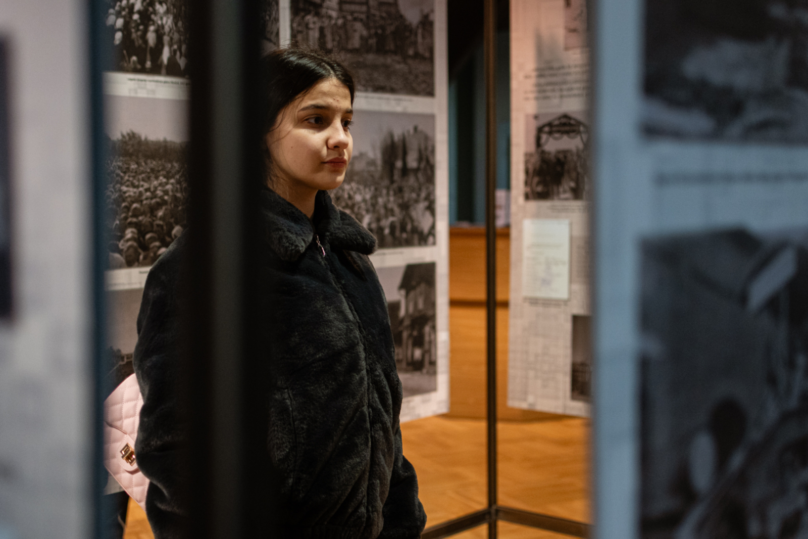 Krāsaina bilde, Latvijas Nacionālā arhīva izstāde "Ir Latvija. Ir Latvija brīva" Muzeju nakts ietvaros apskatāma Jelgavas pilī, foto Ruslans Antropovs.