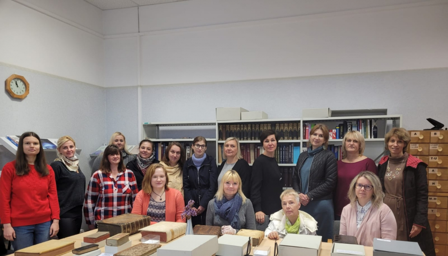 arhīva bibliotēkā