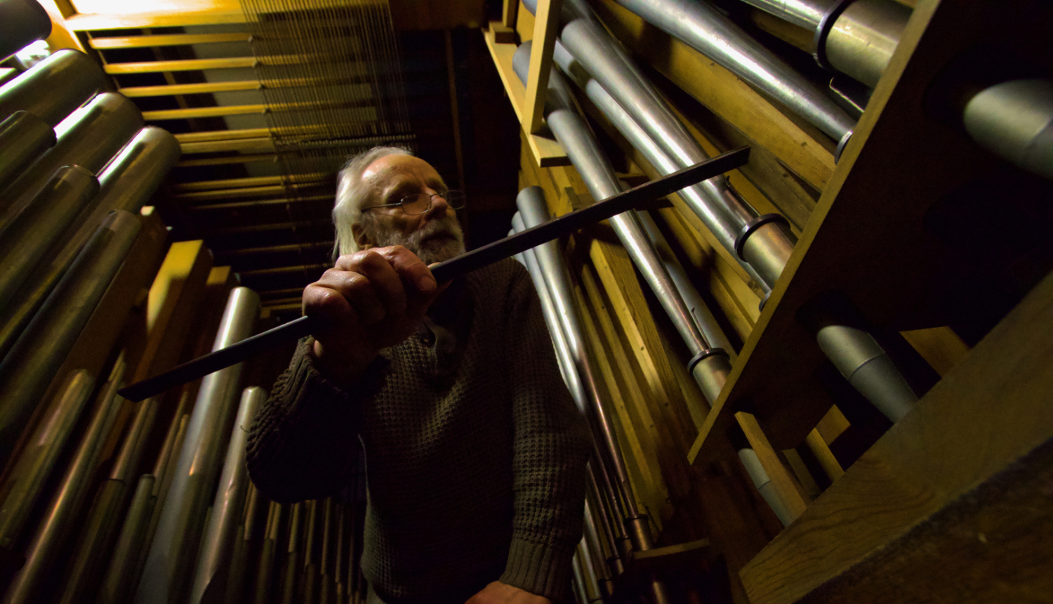 Krāsaina bilde, ērģeļbūvētājs A.Melnbārdis, Jāņa Skulmes foto