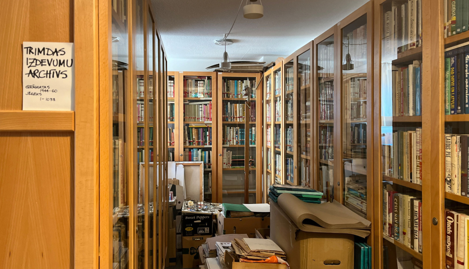 Krāsaina bilde, trimdas arhīvs Latviešu centrā Minsterē