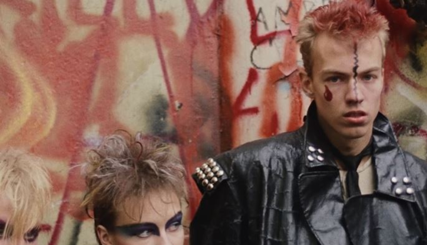 Kadrs no dokumentālās filmas “Vai viegli būt jaunam?”, 1986. gads, režisors Juris Podnieks, Rīgas kinostudija, digitālā restaurācija Studija Lokomotīve