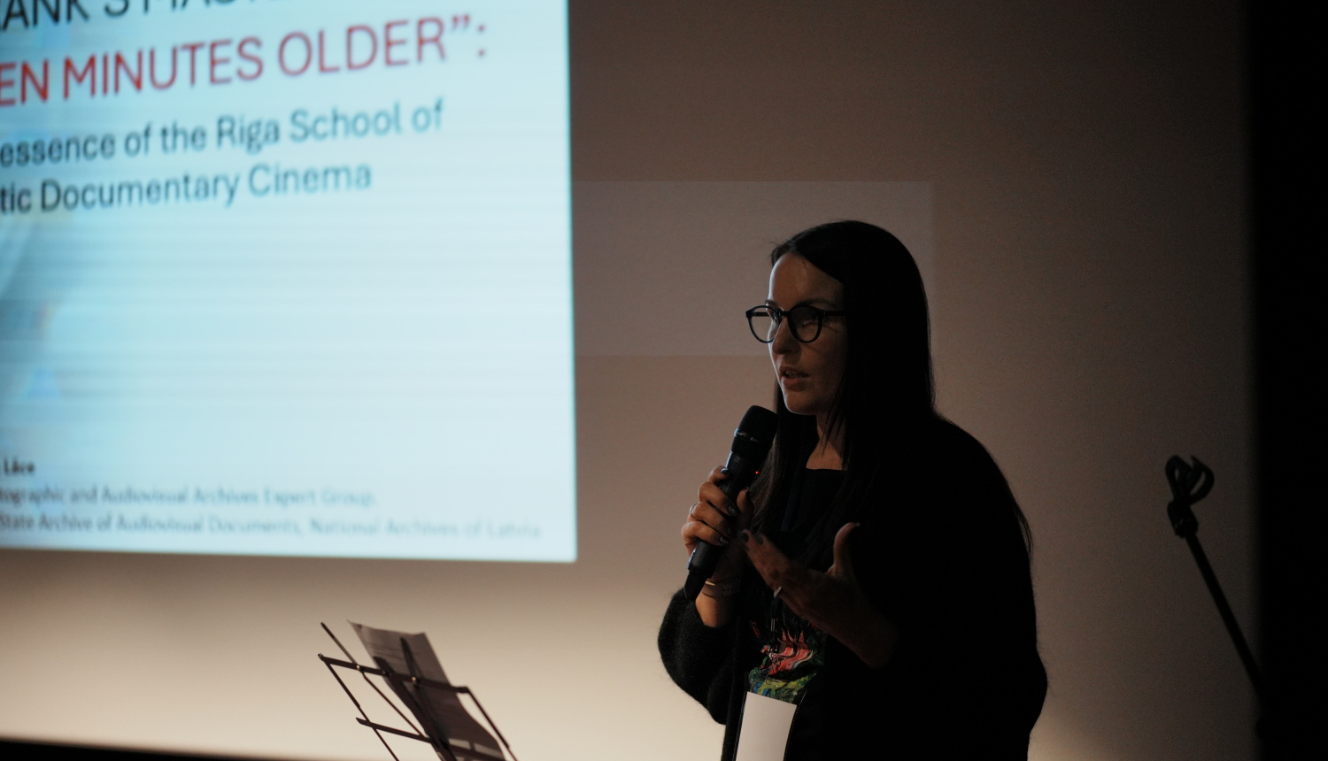 Krāsaina bilde, LNA Latvijas Valsts kinofotofonodokumentu arhīva pārstāve Natālija Lāce Parīzē piedalās CCAAA sanāksmē un UNESCO pasākumā