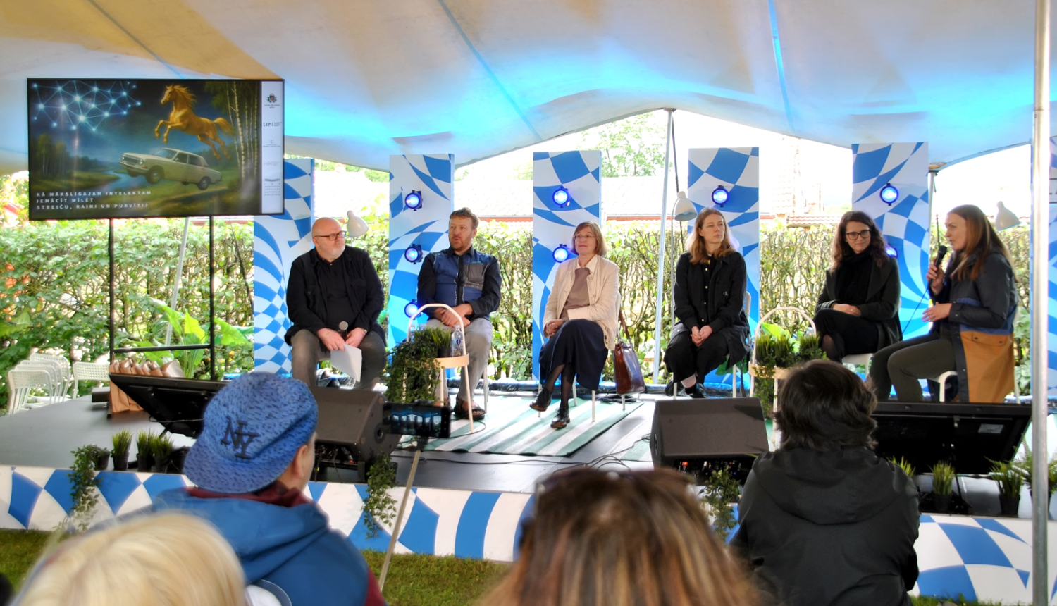 Krāsaina bilde, LNA diskusijas dalībnieki LAMPAs sarunu festivālā 2025.gada 20. jūnijā
